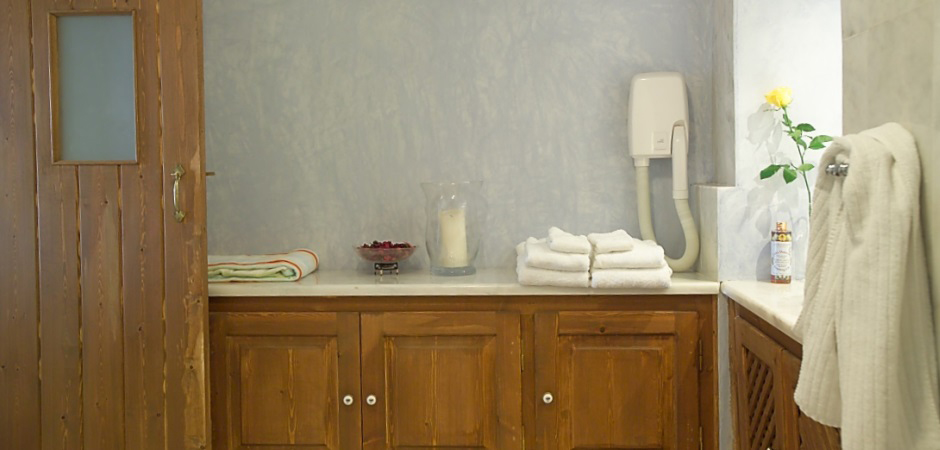 Big clean bathroom
