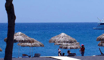 Perivolos Beach
